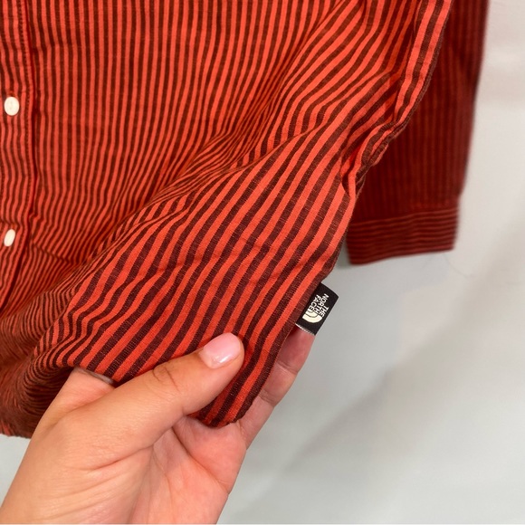 NEW North Face Women’s Long Sleeve Shirt Size M - Picture 7 of 9